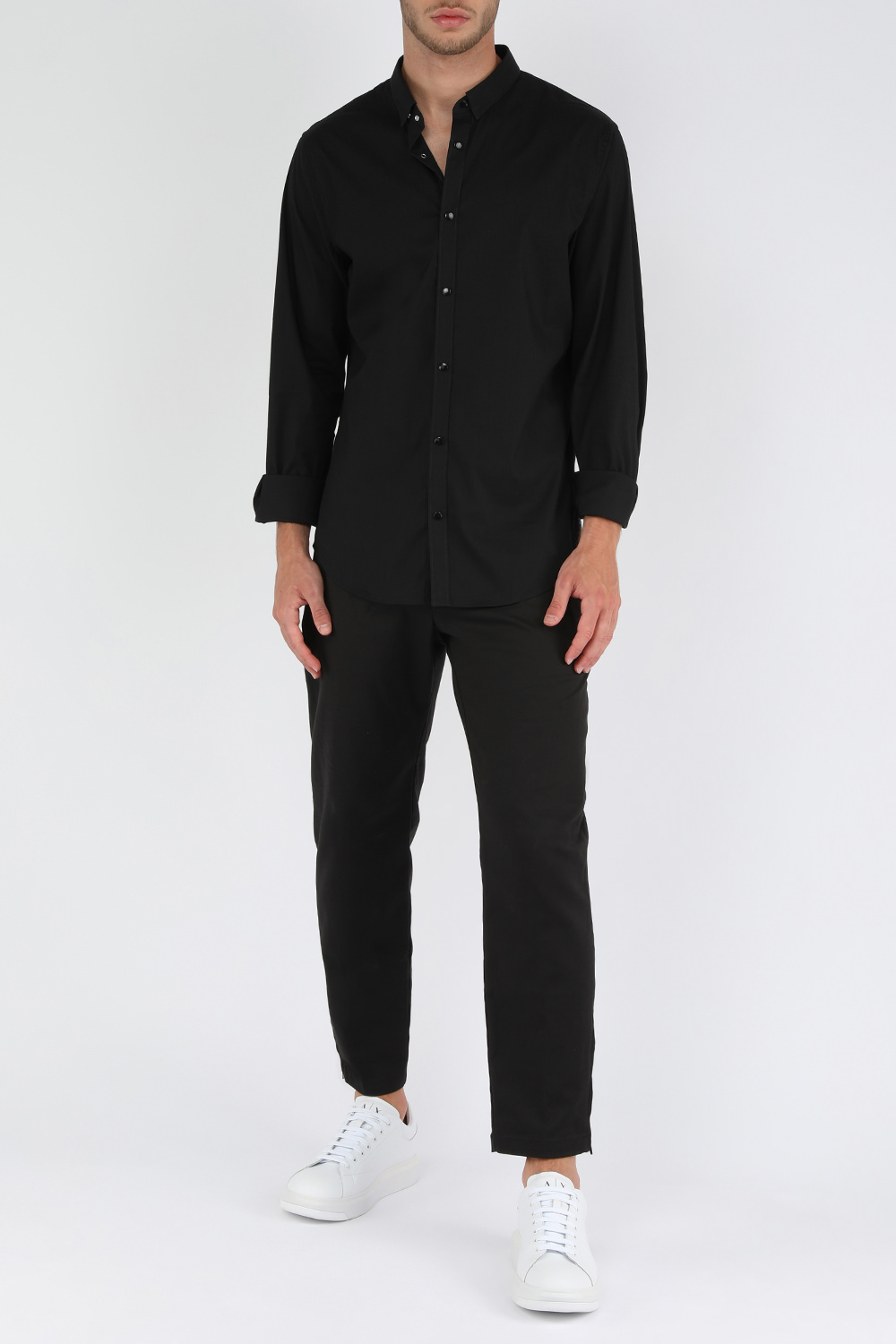 חולצה מכופתרת שחורה